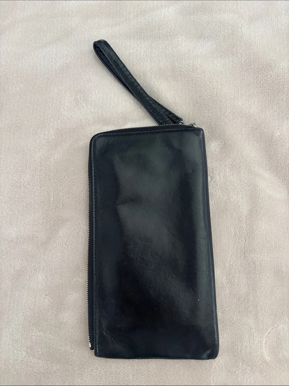 HOBO Black Leather Zip Wristlet Wallet